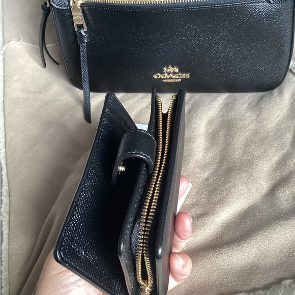 Coach Jordyn Black Leather Backpack and wallet - Picture 4 of 10